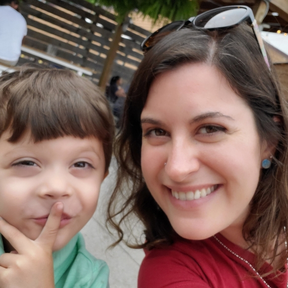 Meet your Posher, Julianne - Picture 5 of 6